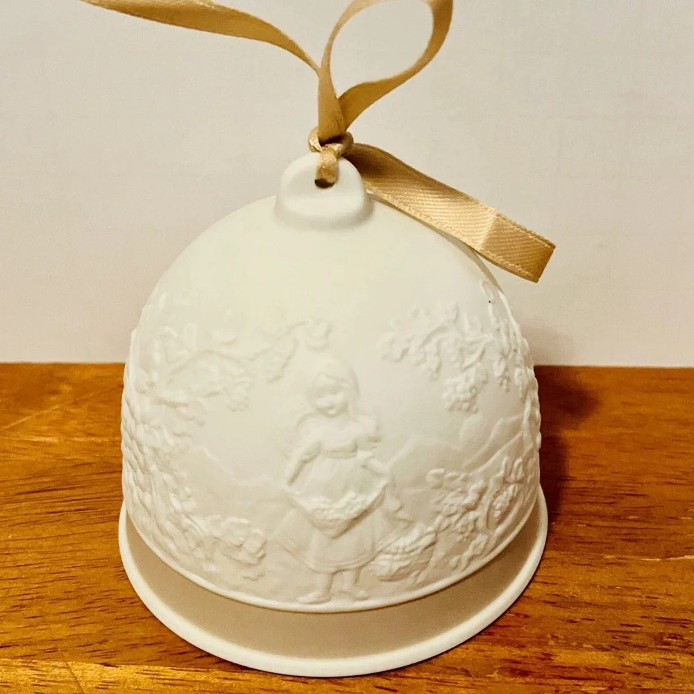 Lladro Spain Four Seasons Bells Retired Lot of 4 Annual 1991 1992 1993‎ 1994
